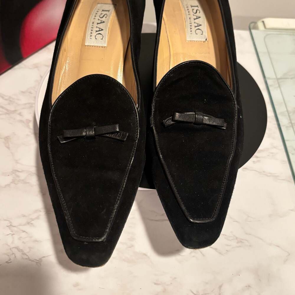 Isaac Mizrahi Black Suede Bow Kitten Heel Shoe Size 8 - Picture 2 of 11
